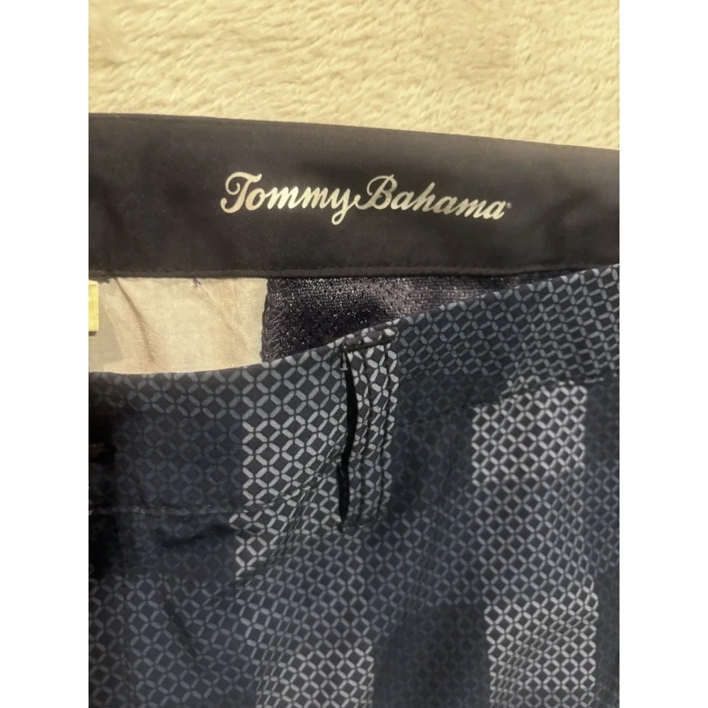Tommy Bahama Shorts Men's 38 Plaid Tech Flat Front Board Style Blue Plaid